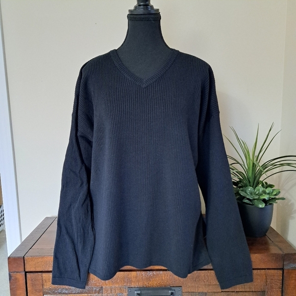 New! Elle Ribbed Knit Sweater Women's Size Medium Black V-neck Top - Picture 2 of 11